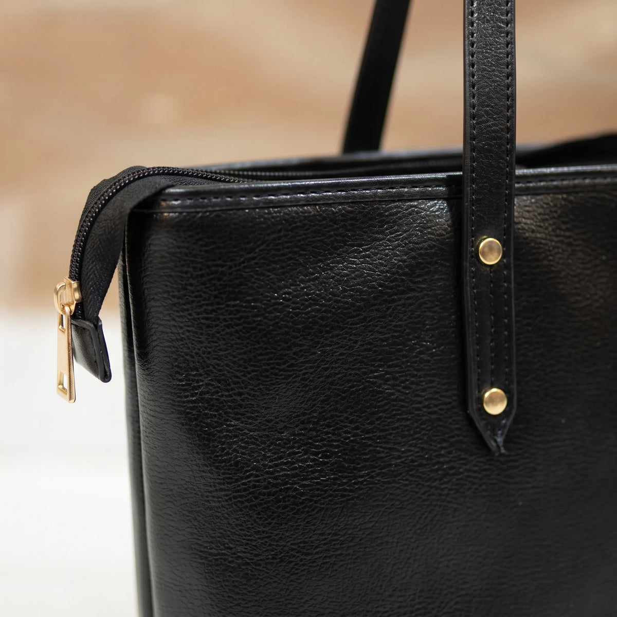 The Aria Premium Everyday Leather Tote with Zipper Closure
