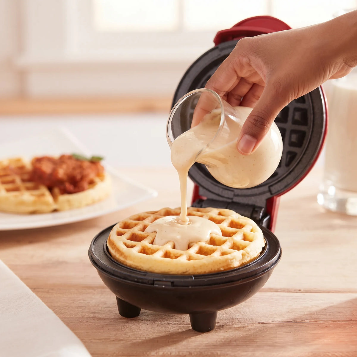 Mini Electric Waffle Maker – Compact Non-Stick Single Waffle Iron