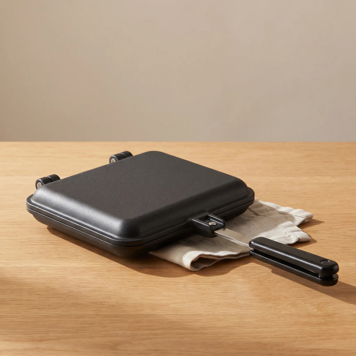 Cast Iron Stovetop Sandwich Maker – Panini & Grilled Cheese Press
