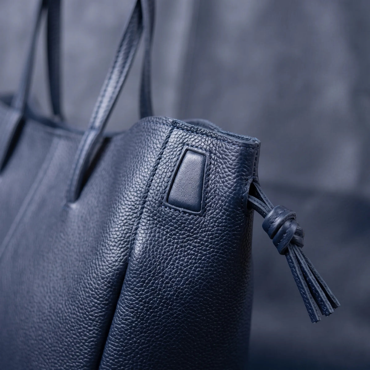 Blue Structured Leather Shoulder Bag – Large Capacity Women’s Handbag