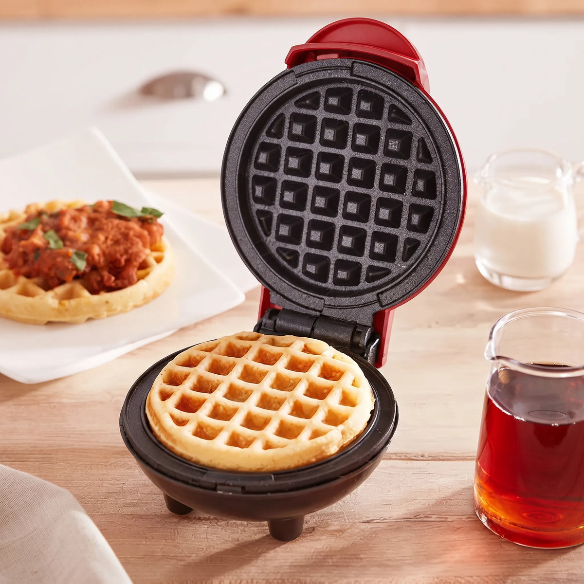 Mini Electric Waffle Maker – Compact Non-Stick Single Waffle Iron
