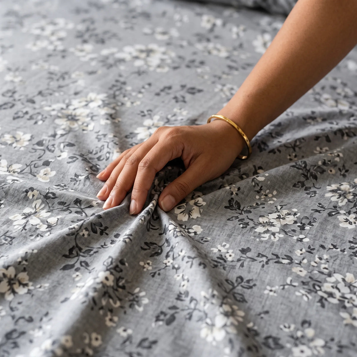 3 Pcs Monochrome Meadow Gray Bedding Set