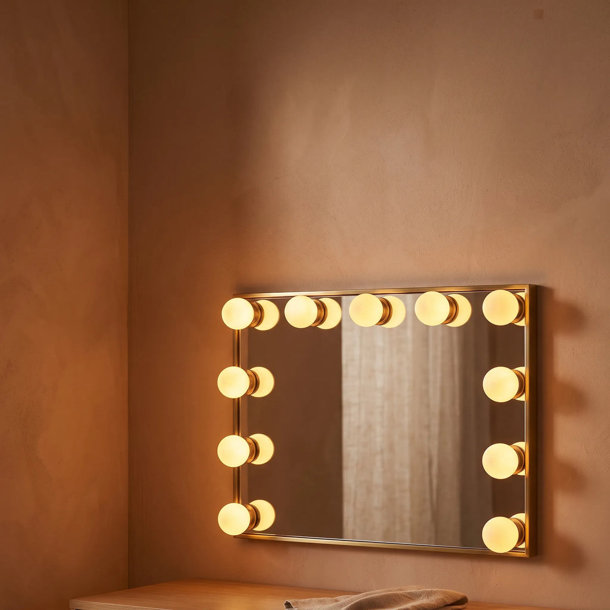 USB LED Vanity Mirror Lights – 10 Bulbs, 3 Colour Modes