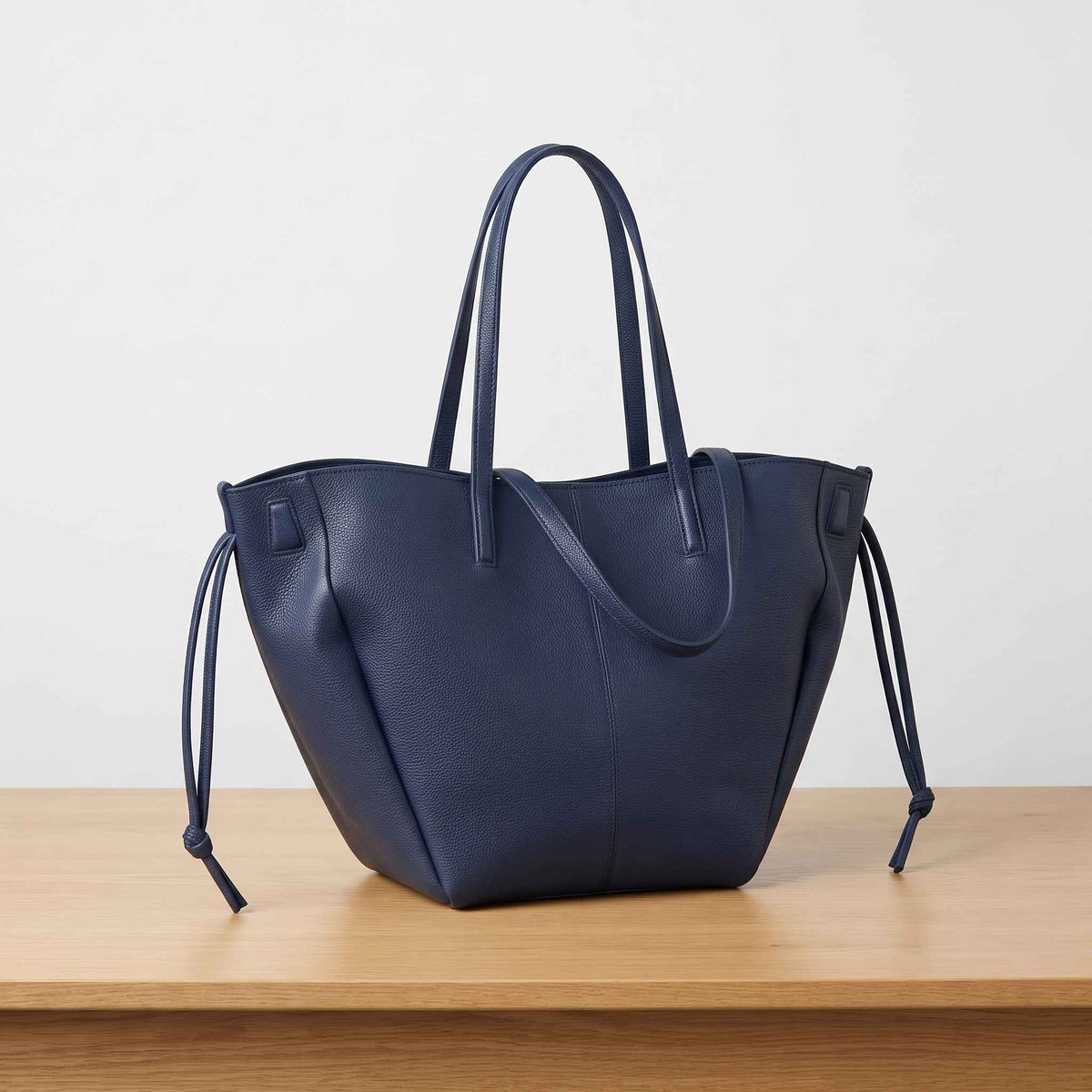 Blue Structured Leather Shoulder Bag – Large Capacity Women’s Handbag