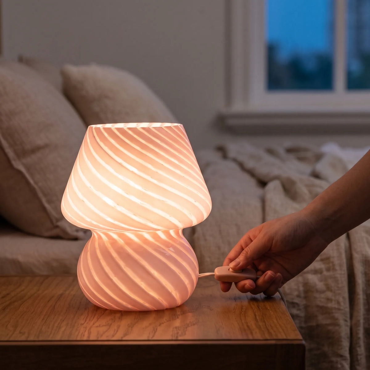 Pink Swirl Mushroom LED Table Lamp – Aesthetic Bedside Night Light
